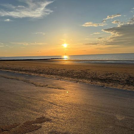 Beach Retreat With Hot Tub Sleeps 8 Престатін Екстер'єр фото